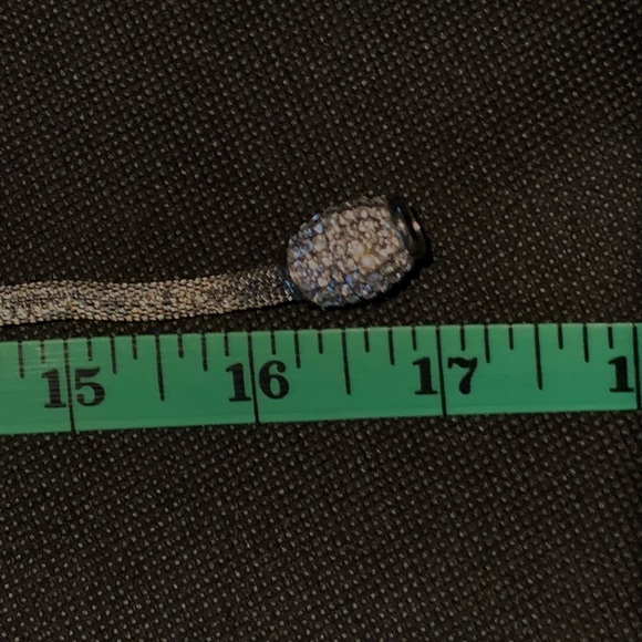 Stunning silver necklace with crystals — magnetic clasp. - Picture 3 of 3